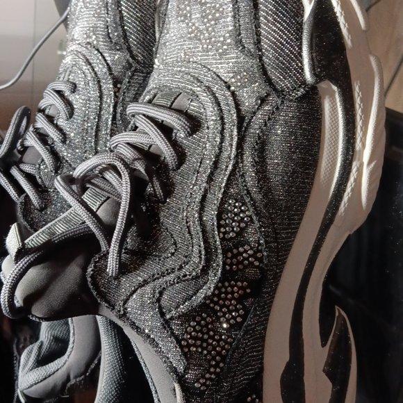 JESSICA Simpson  Speedey 2 Metallic retro chunky Sneakers - Picture 10 of 11